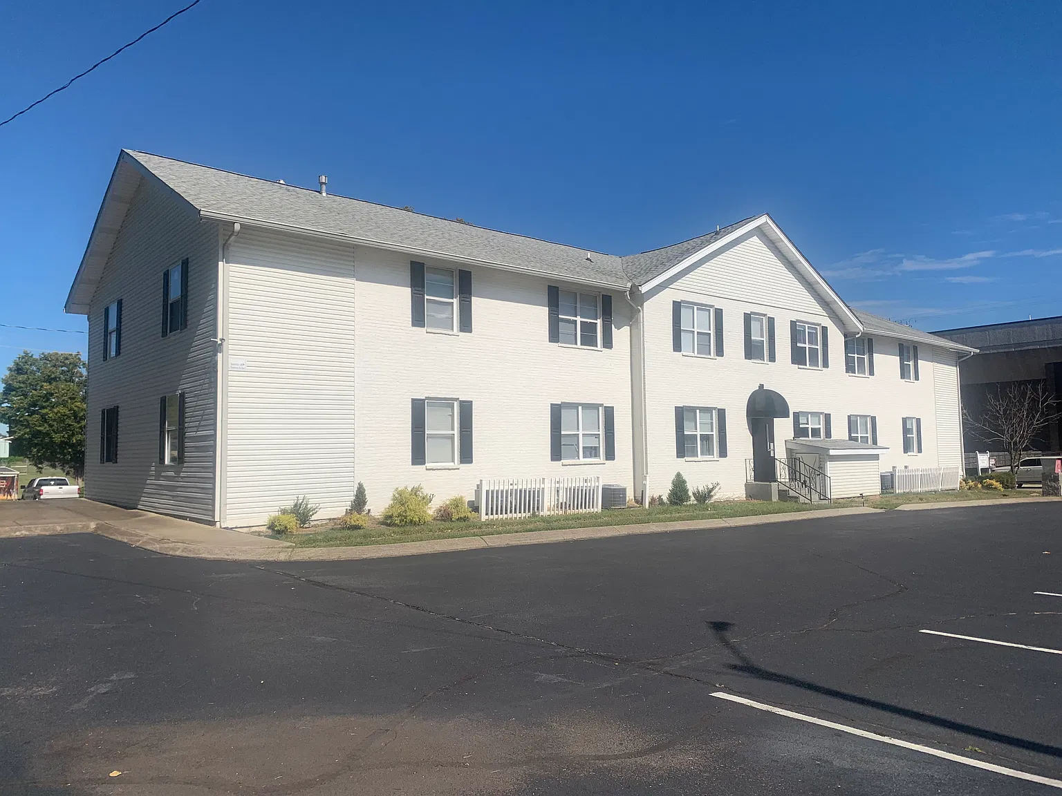 405 Locust St — Photo 3