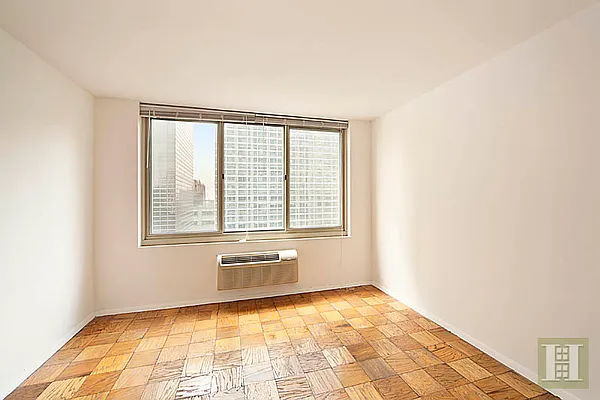 Rented by Halstead Real Estate | media 15