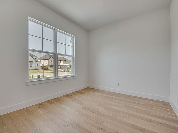 5th image of 584 Gannon Heights Ln