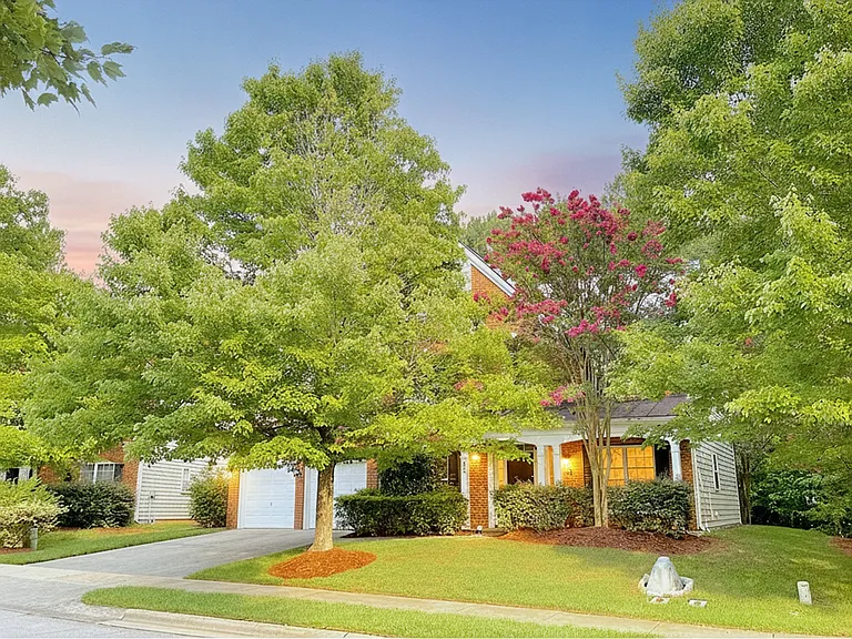 422 Selwood Pl — Photo 47