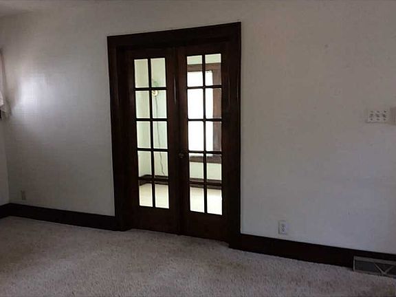 3rd image of 2809 Emerson Ave