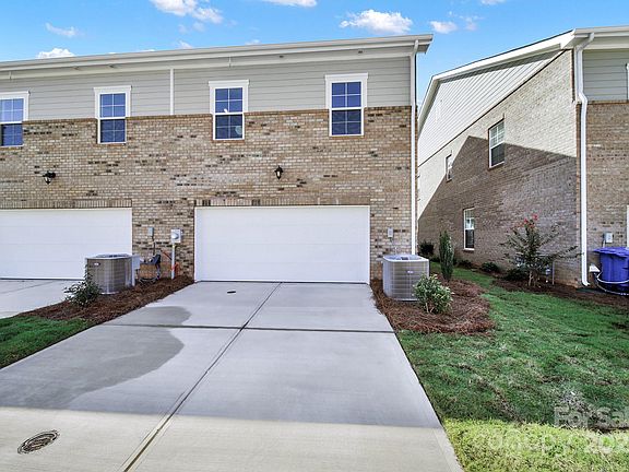 3rd image of 5424 Kinsbridge Dr