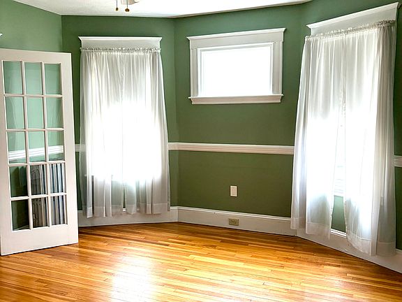 4th image of 25 N Munroe Ter APT 1