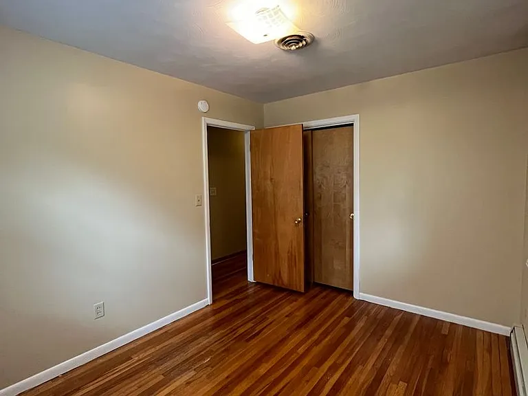 1200 N Linden St — Photo 6