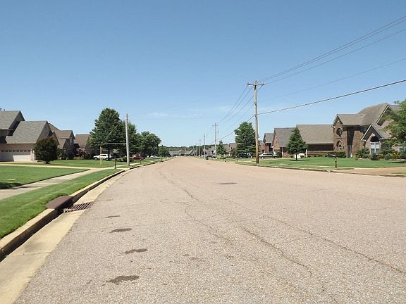 3rd image of 8668 Meadow Vale Dr