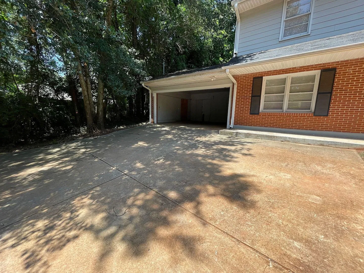Pre-Leasing For August 7th 2027! — Photo 2