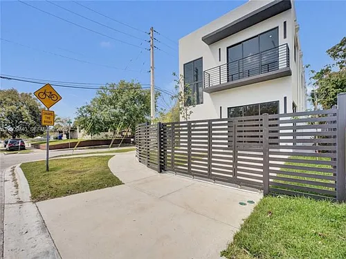 2411 SW 16th Ter Photo 1