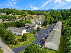 Creekside at Asheville