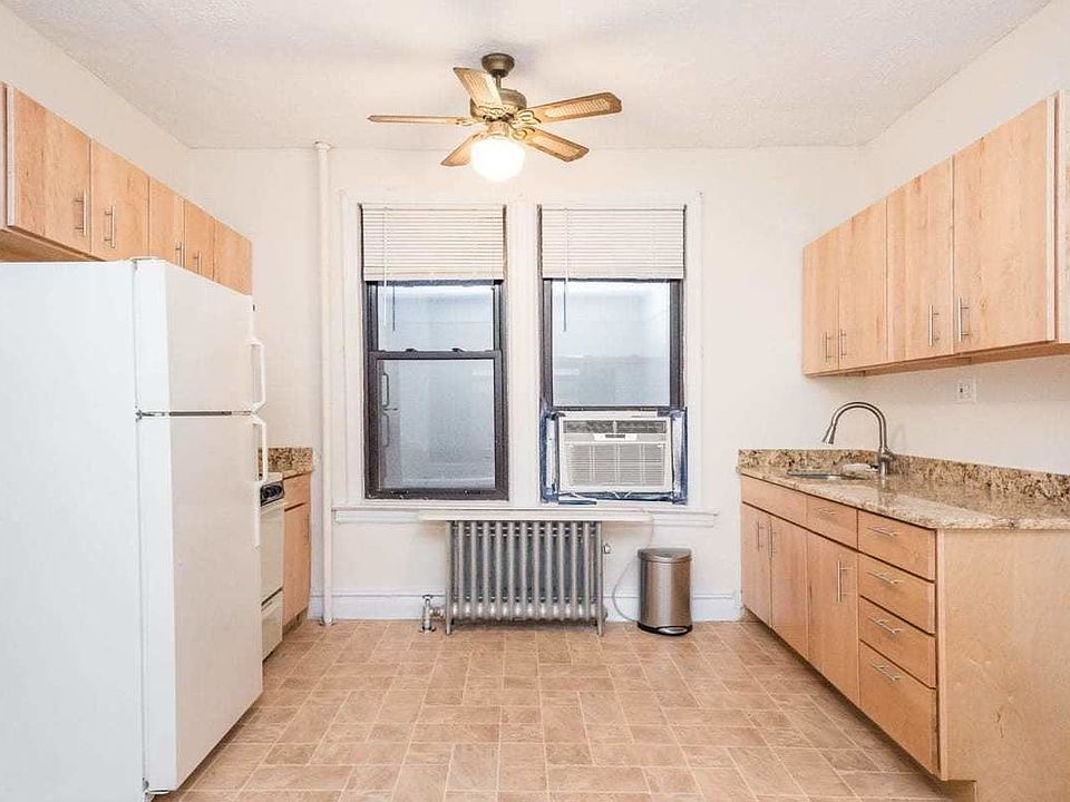 1st image of 3022 33rd St APT 2F