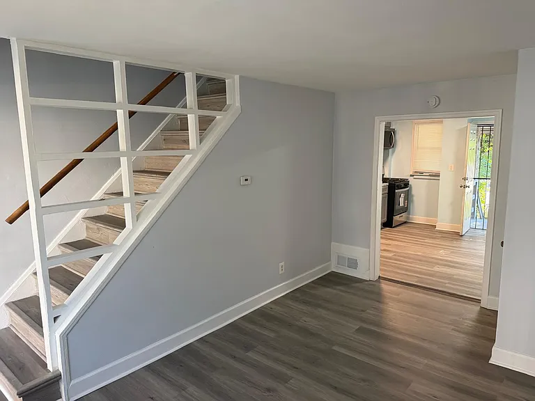 302 Denison St — Photo 3