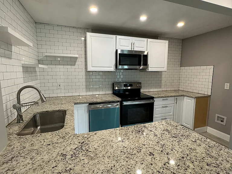 5311 W 11th St S — Photo 5