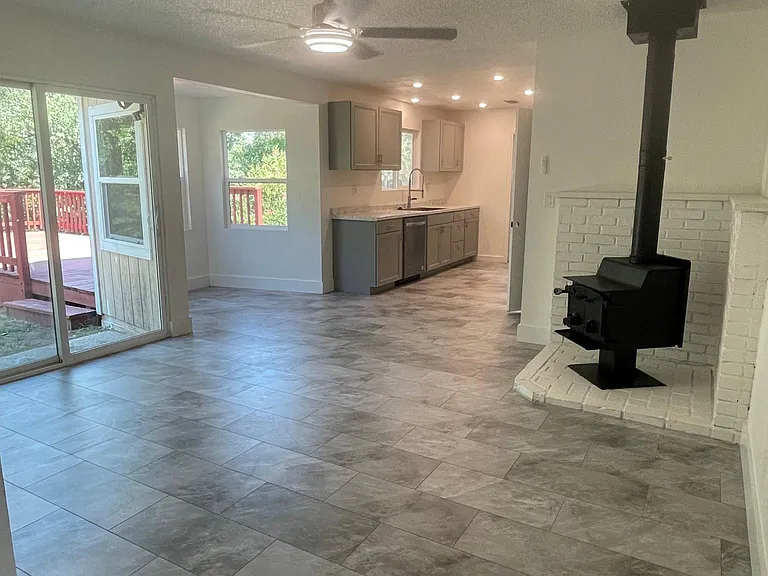 4400 Melody Ln — Photo 5