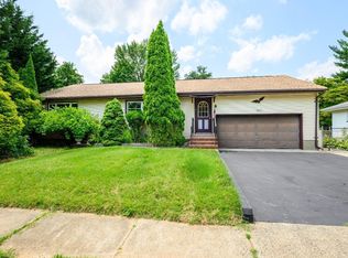 8 Lambert Ave, Edison, NJ 08817