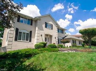 5581 Foxchase Ave NW, Canton, OH 44718