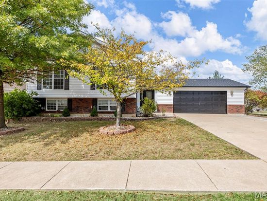2257 Autumn Trace Pkwy, Wentzville, MO 63385