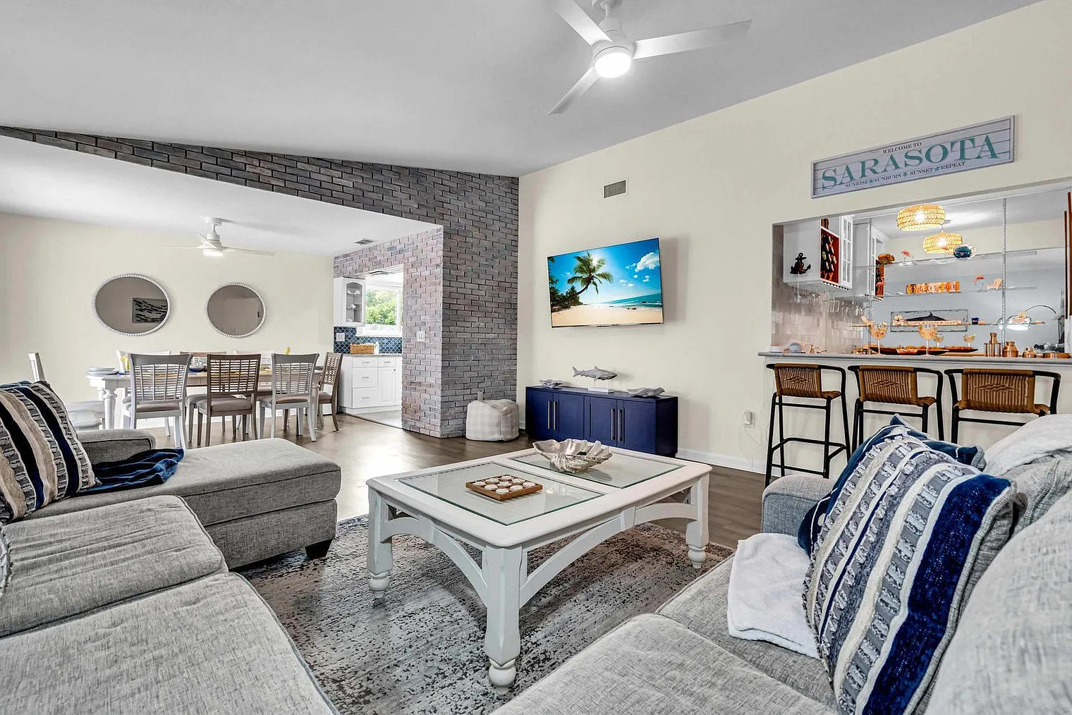 3 bed, 2.0 bath, $7,295 — Photo 3