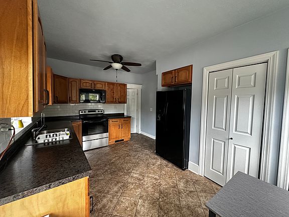 4th image of 801 Osage St