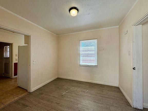 2nd image of 11427-11429 1/2 Garvey Ave #1142725