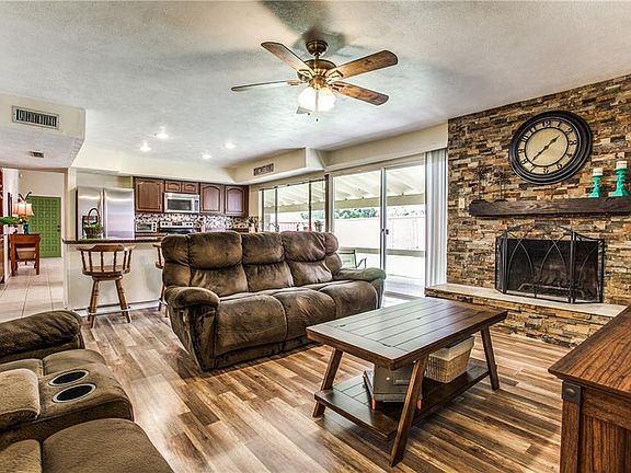 4th image of 4220 Ash Crest Dr