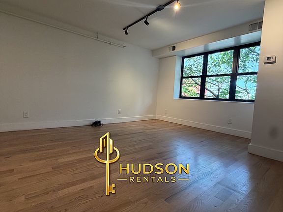 2nd image of 850 Westside Ave #15