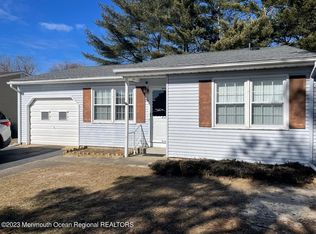 34 Keene St, Manchester Township, NJ 08759