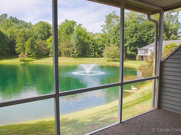 2nd image of 203 Laurelwood Ct SW #87