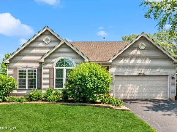39W257 Mill Creek Cir E, Geneva, IL 60134