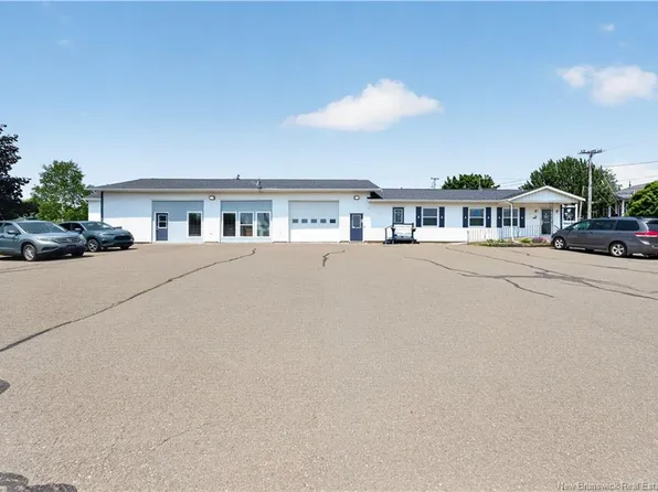 1 Golf Club Rd, Hillsborough, NB E4H 2T7
