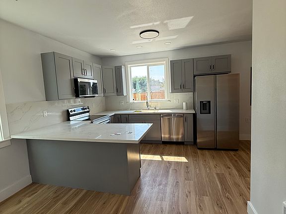 3rd image of 503 E 72nd St