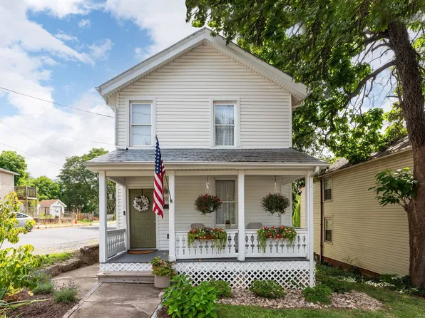 501 Winthrop St, Staunton, VA 24401