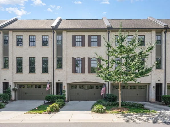 2934 Hillside Springs Dr, Charlotte, NC 28209