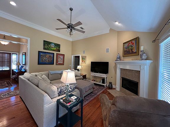 2nd image of 625 Wildberry Dr