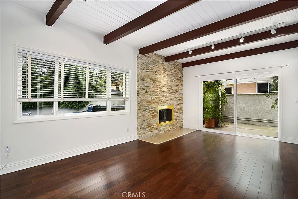 3 bed, 1444 sqft, $5,995 — Photo 4