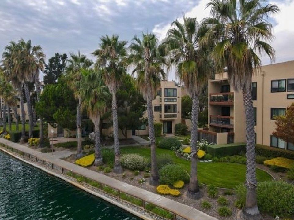 1st image of 920 Beach Park Blvd