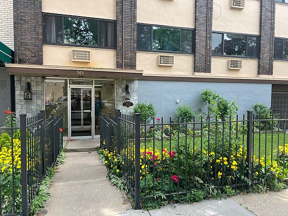 2nd image of 561 W Stratford Pl APT 2C