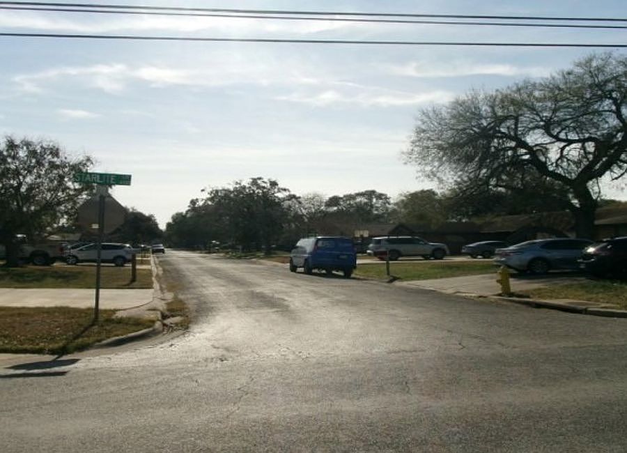 Exterior Neighborhood (street photo)