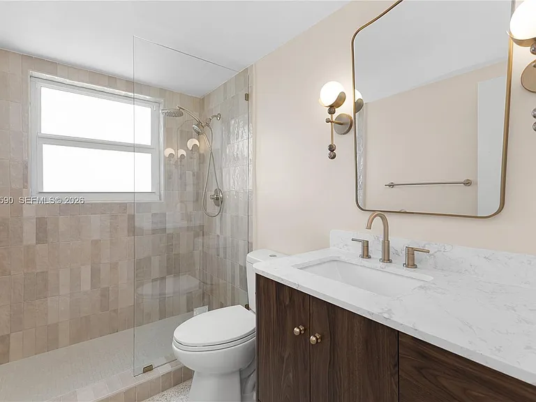 4747 Collins Ave #709 — Photo 9