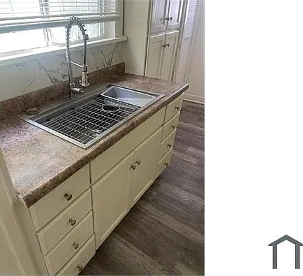 3 bed, 1000 sqft, $3,100 — Photo 4