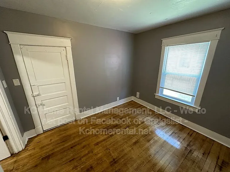 5233 E 6th St #1 — Photo 23