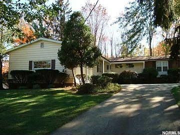 1st image of 6900 Cranbrook Dr