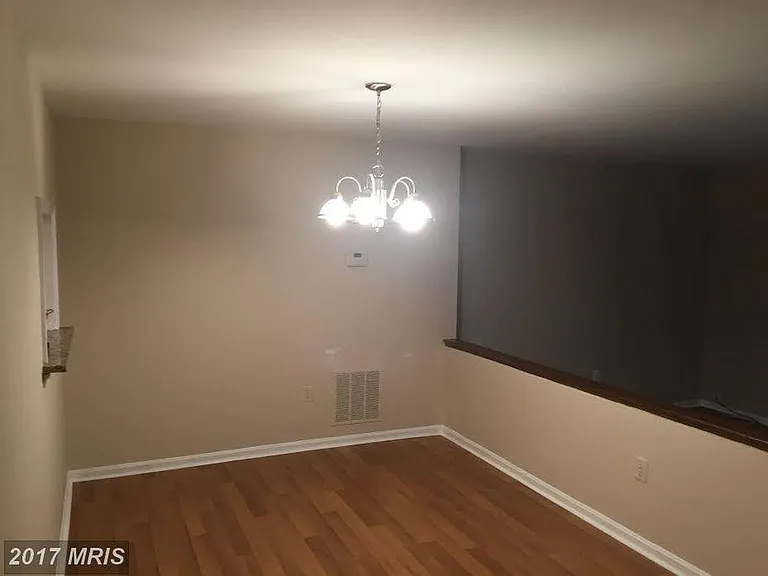 5912 Roberts Common Ct — Photo 3