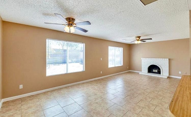 1st image of 207 N Country Club Way