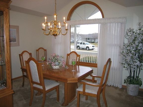 2nd image of 1438 E Cap Cir