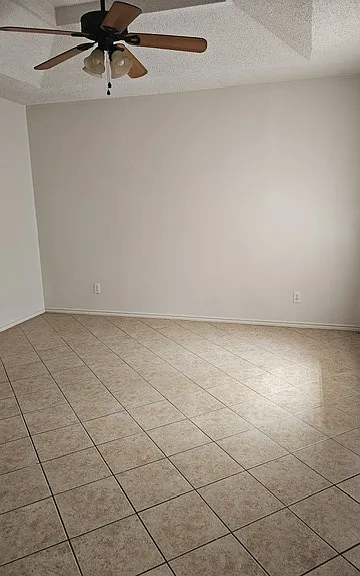 1810 Lexington Cir #2 — Photo 6