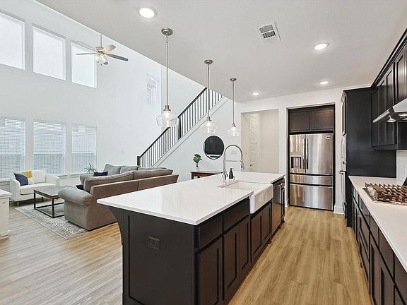3rd image of 2328 Stella Ln