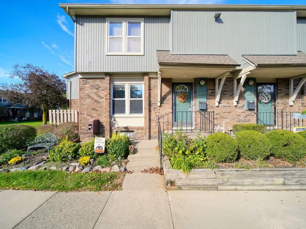 261 N Maple Rd, Saline, MI 48176