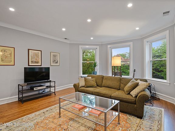 5th image of 1423 W Pratt Blvd APT 2E