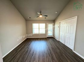 6108 Abrams Rd