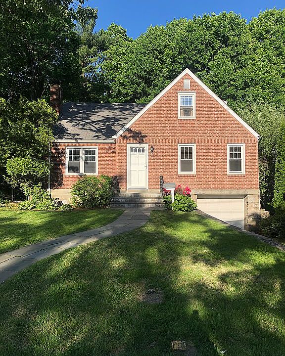 1st image of 202 S Grove St