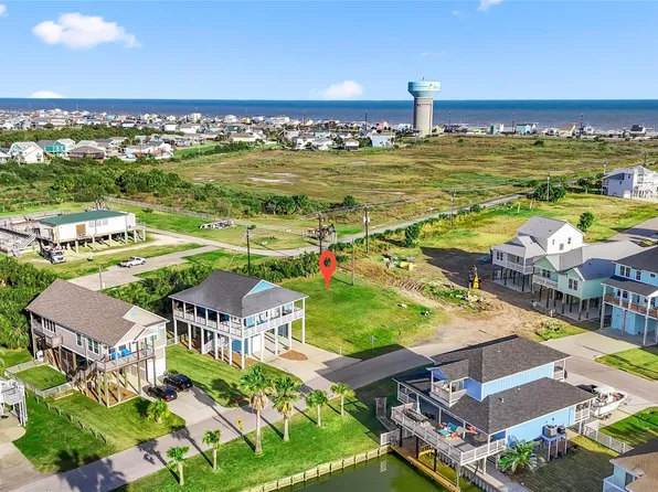 3935 Laguna Dr, Galveston, TX 77554
